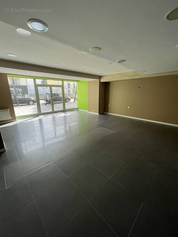 Commerce à RUEIL-MALMAISON