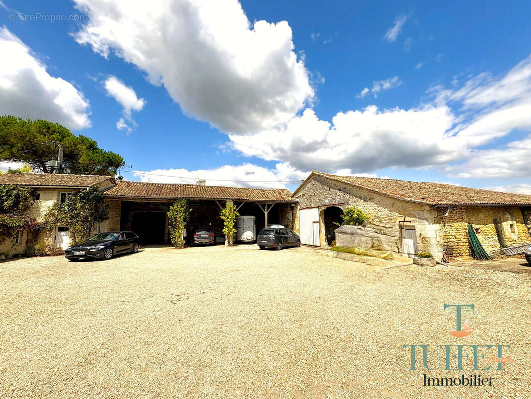 Maison à TORSAC