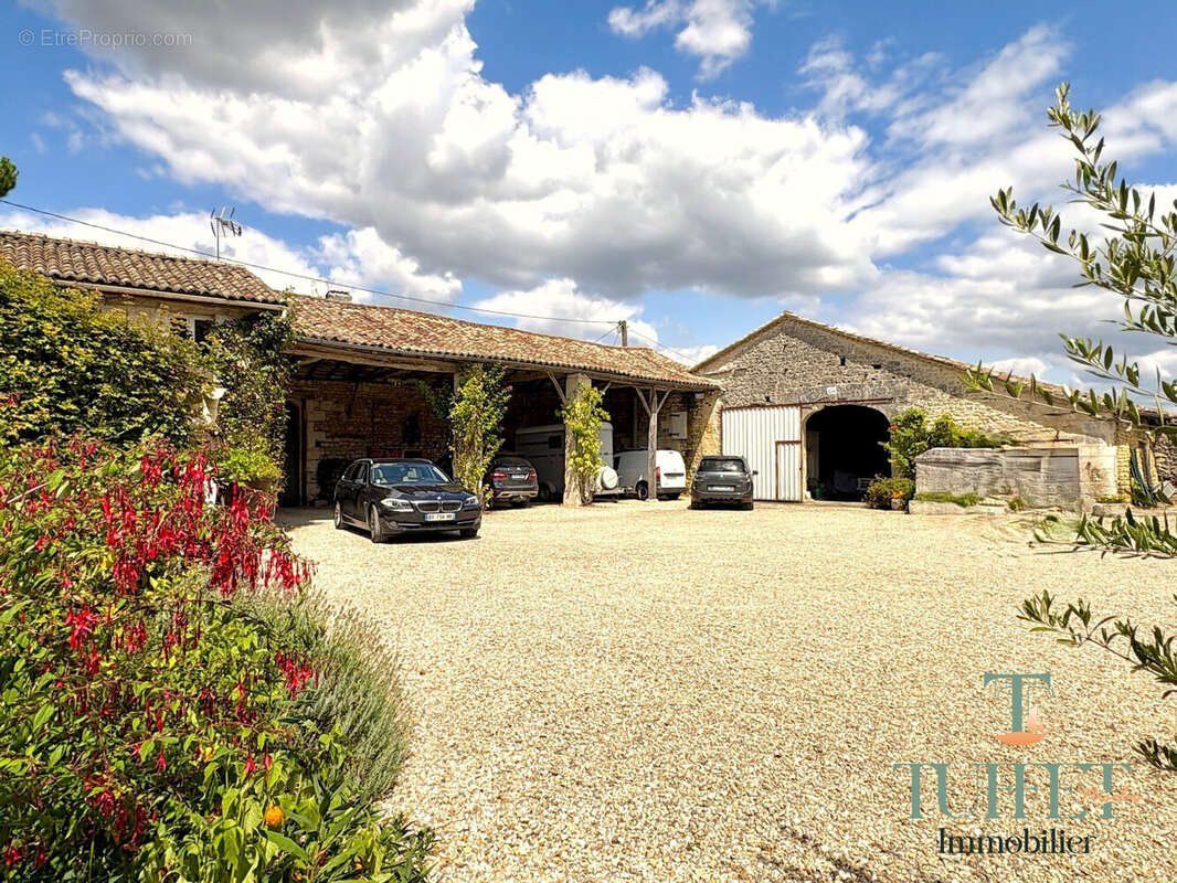 Maison à TORSAC