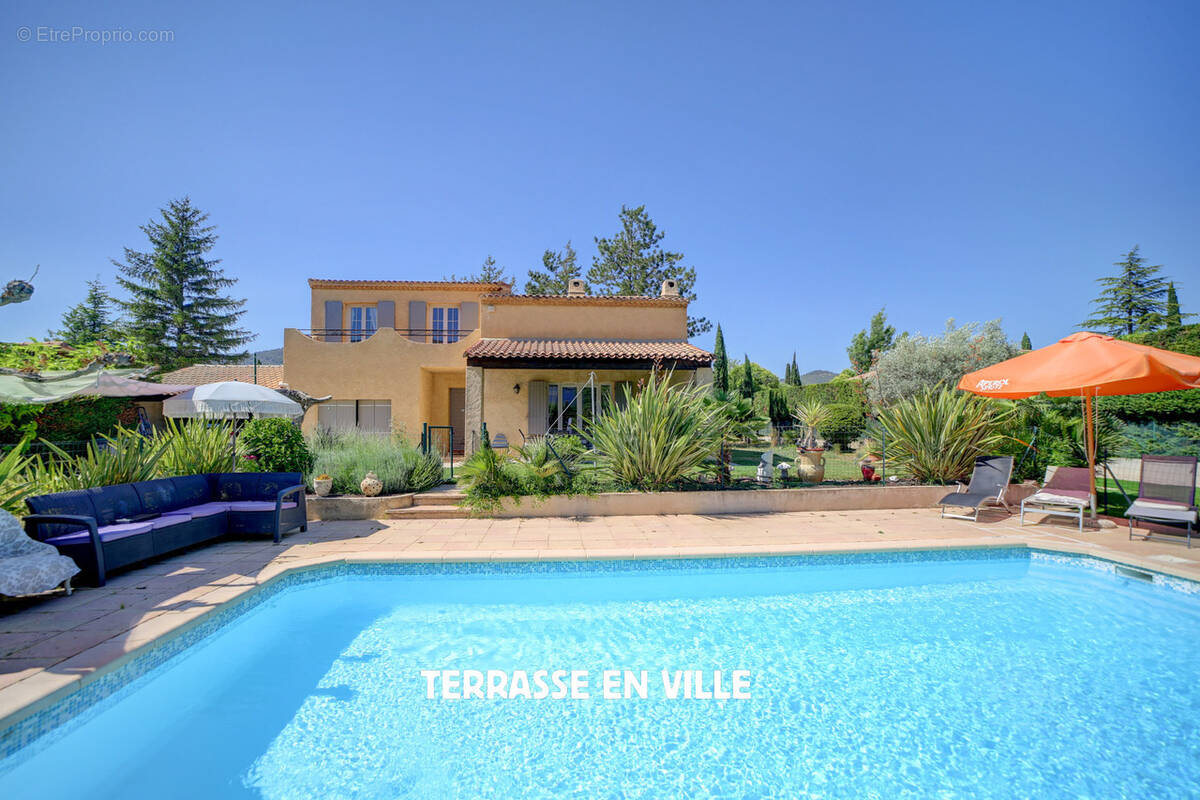 Maison à SAINT-ZACHARIE