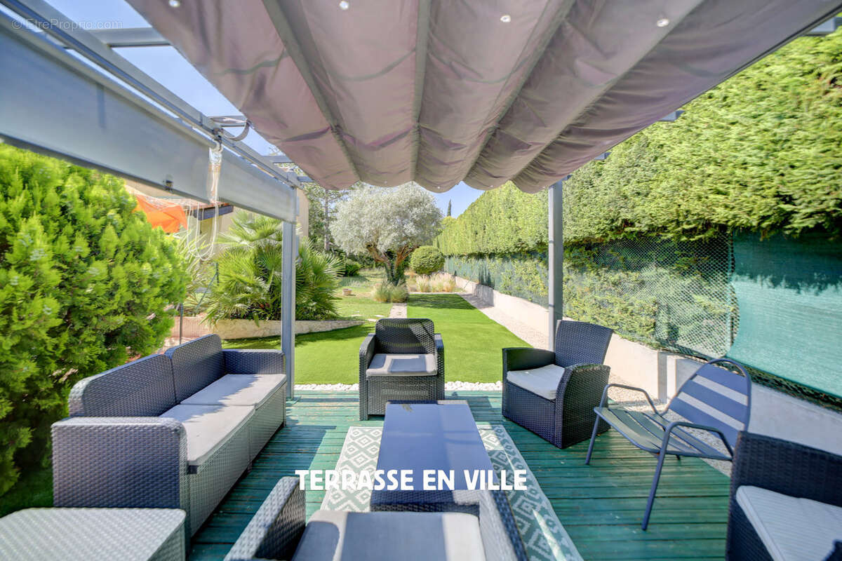 Maison à SAINT-ZACHARIE