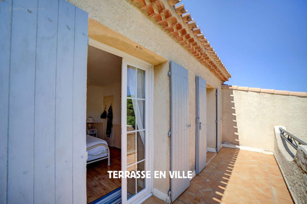 Maison à SAINT-ZACHARIE