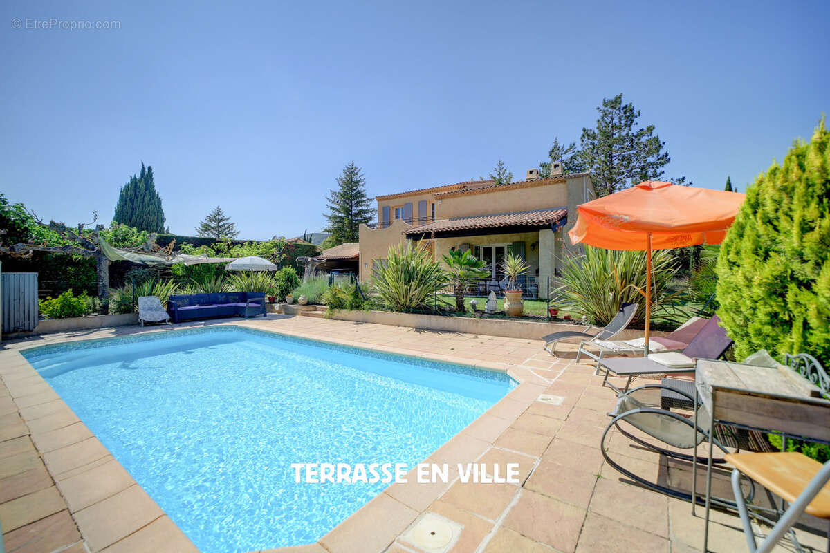 Maison à SAINT-ZACHARIE