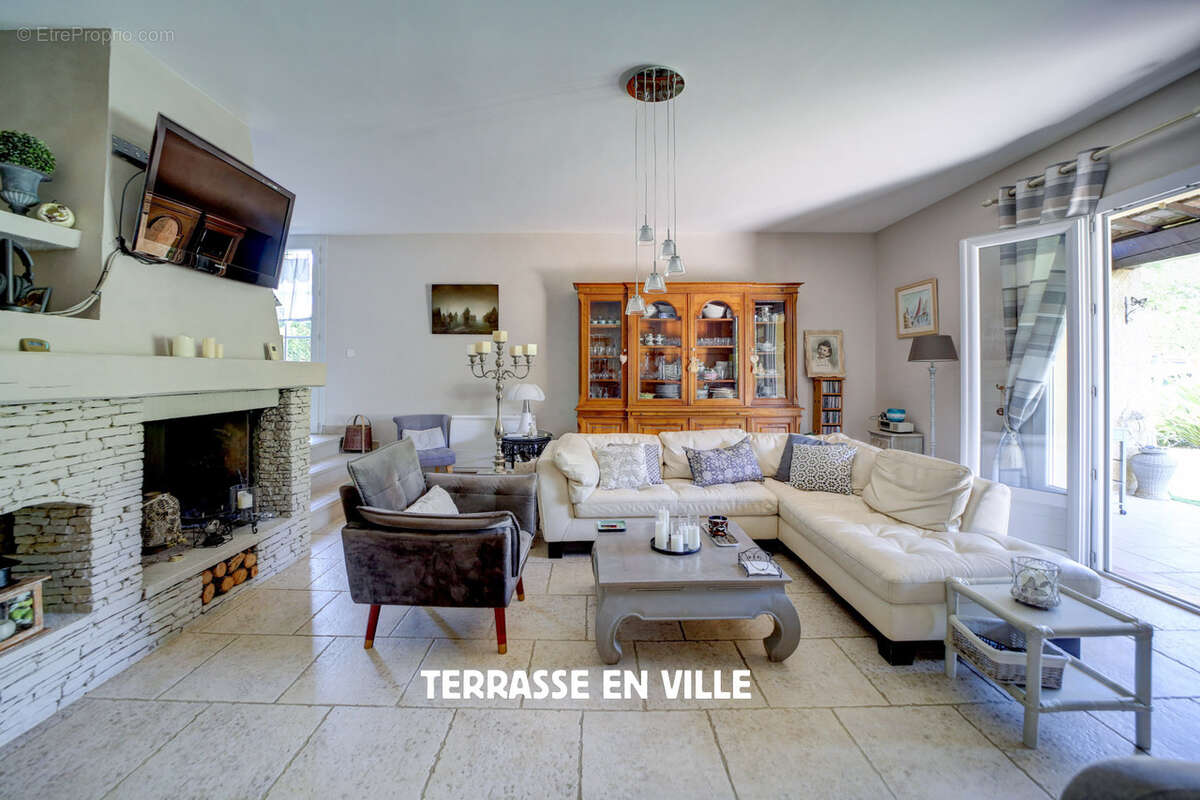 Maison à SAINT-ZACHARIE