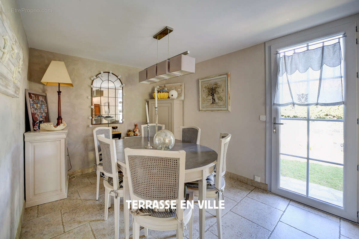 Maison à SAINT-ZACHARIE