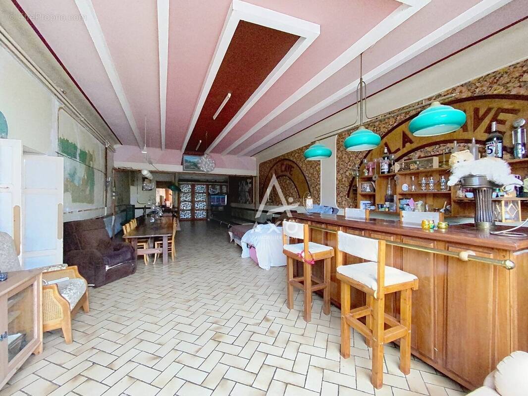 Maison à GENEVRIERES