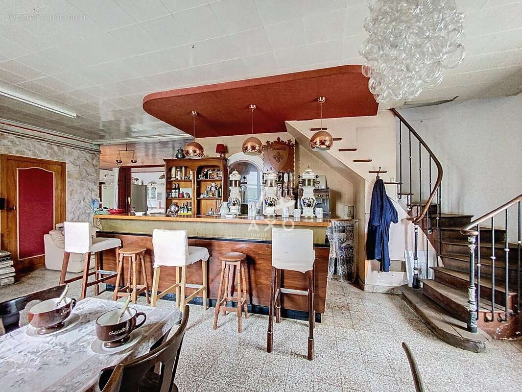 Maison à GENEVRIERES