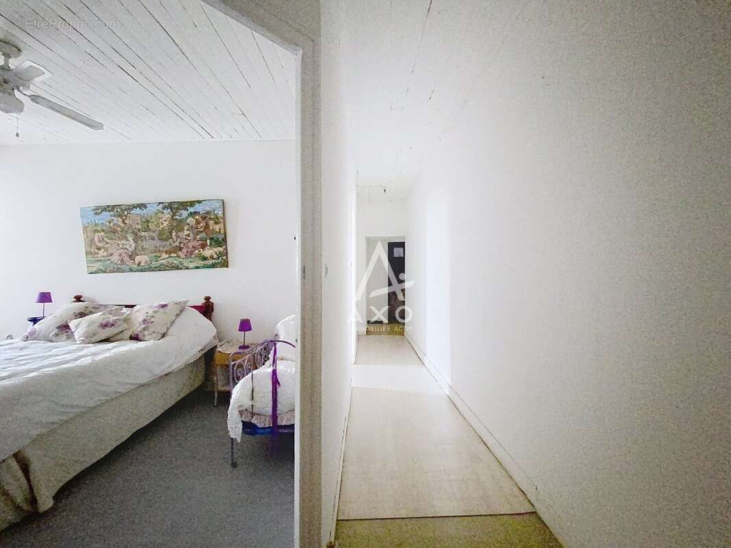 Maison à GENEVRIERES