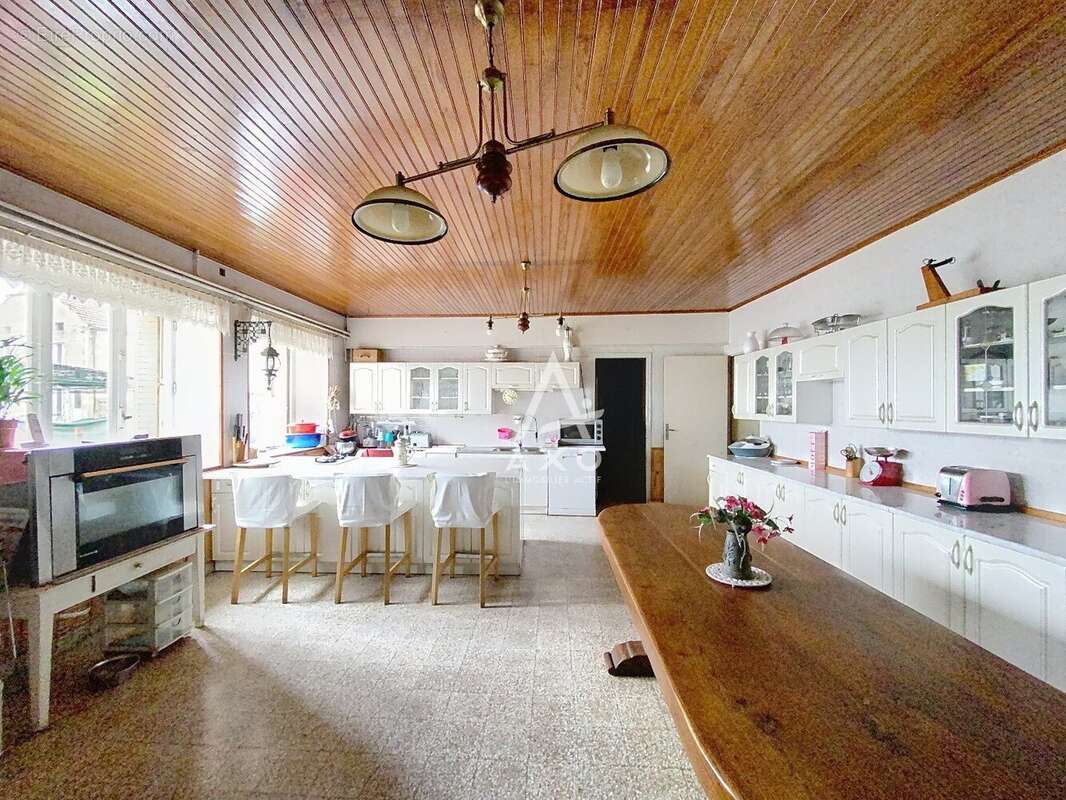 Maison à GENEVRIERES