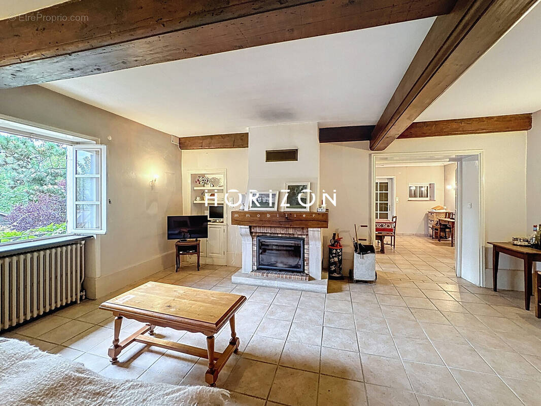 Maison à CHARNAY-LES-MACON