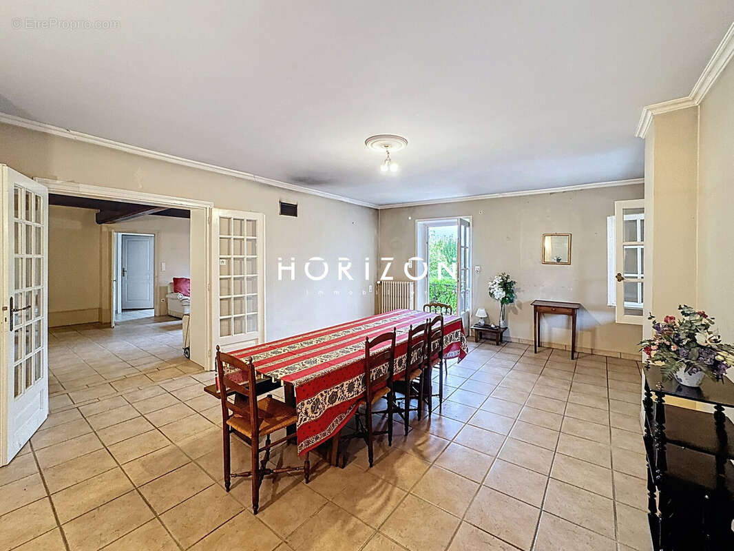 Maison à CHARNAY-LES-MACON