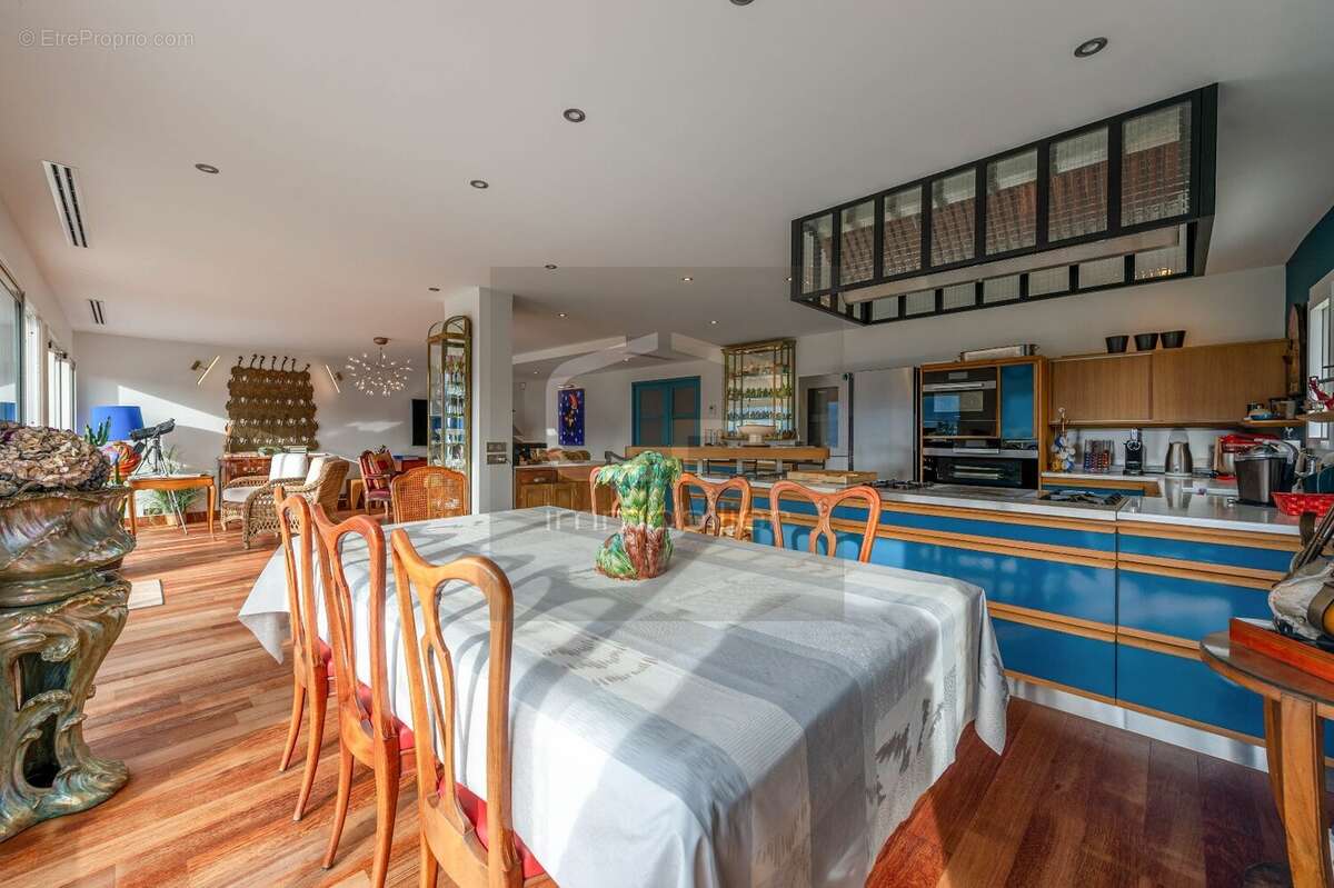 Appartement à VEYRIER-DU-LAC