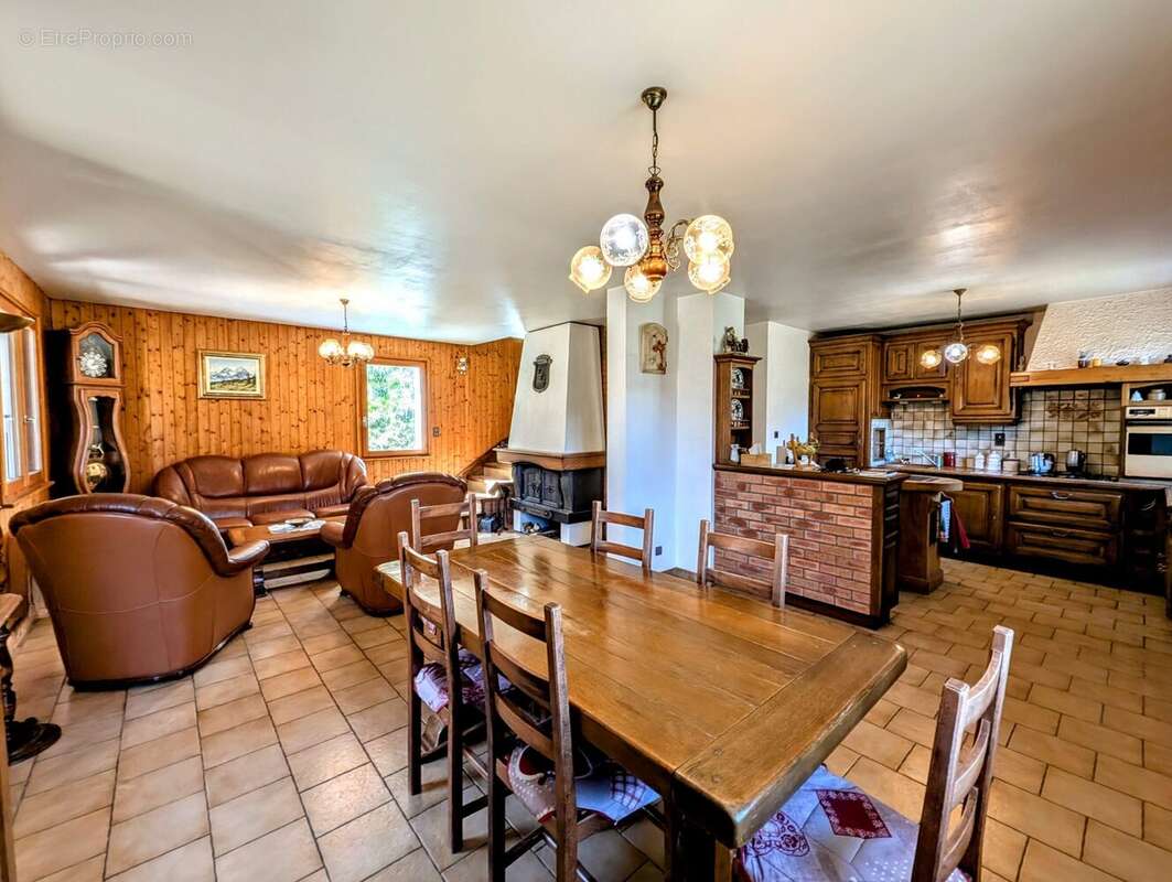 Maison à BONNEVILLE