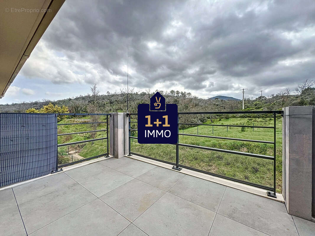 Appartement à ROQUEBRUNE-SUR-ARGENS