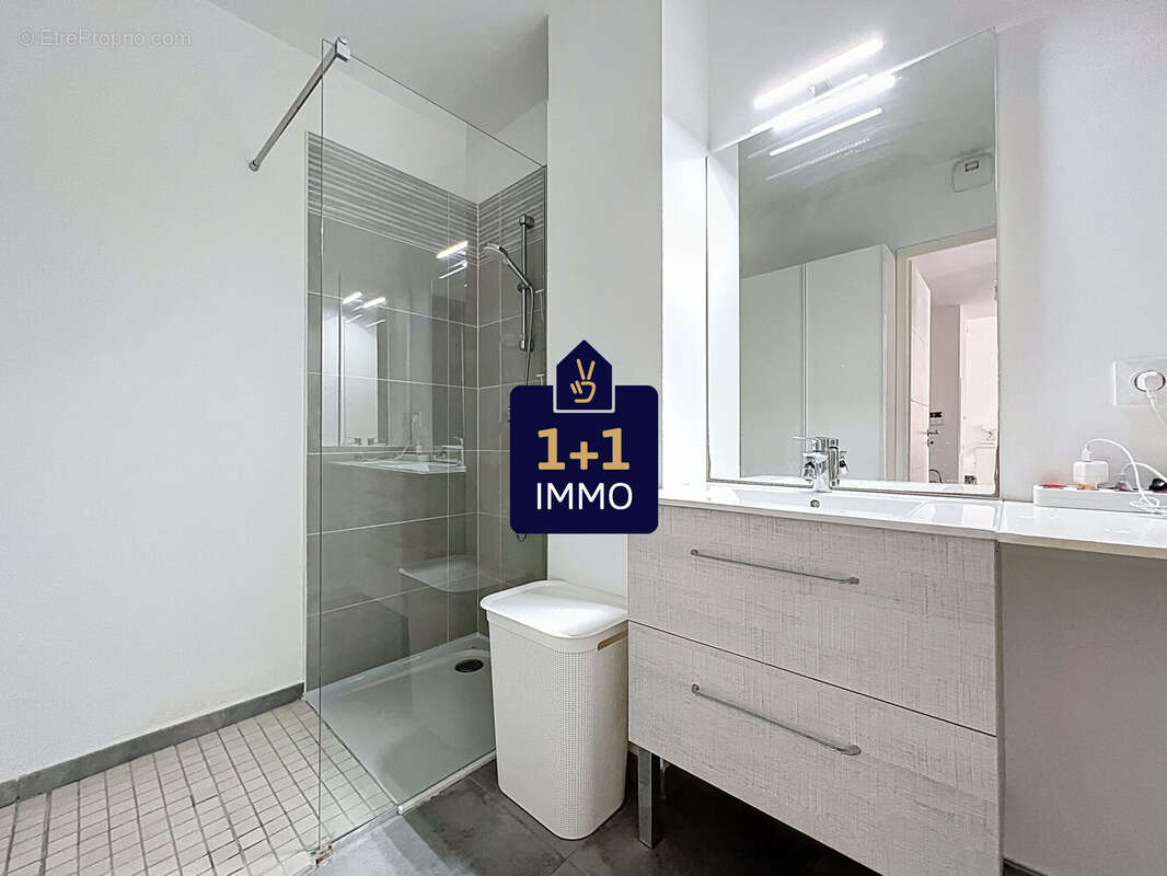 Appartement à ROQUEBRUNE-SUR-ARGENS