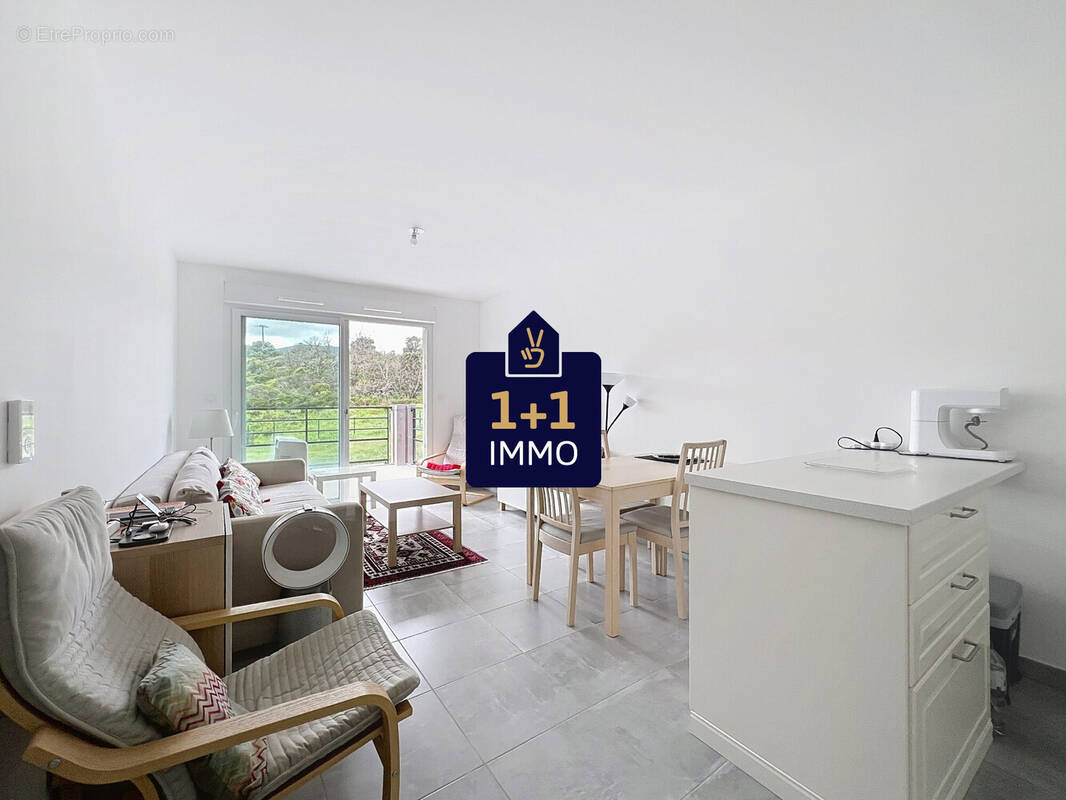 Appartement à ROQUEBRUNE-SUR-ARGENS