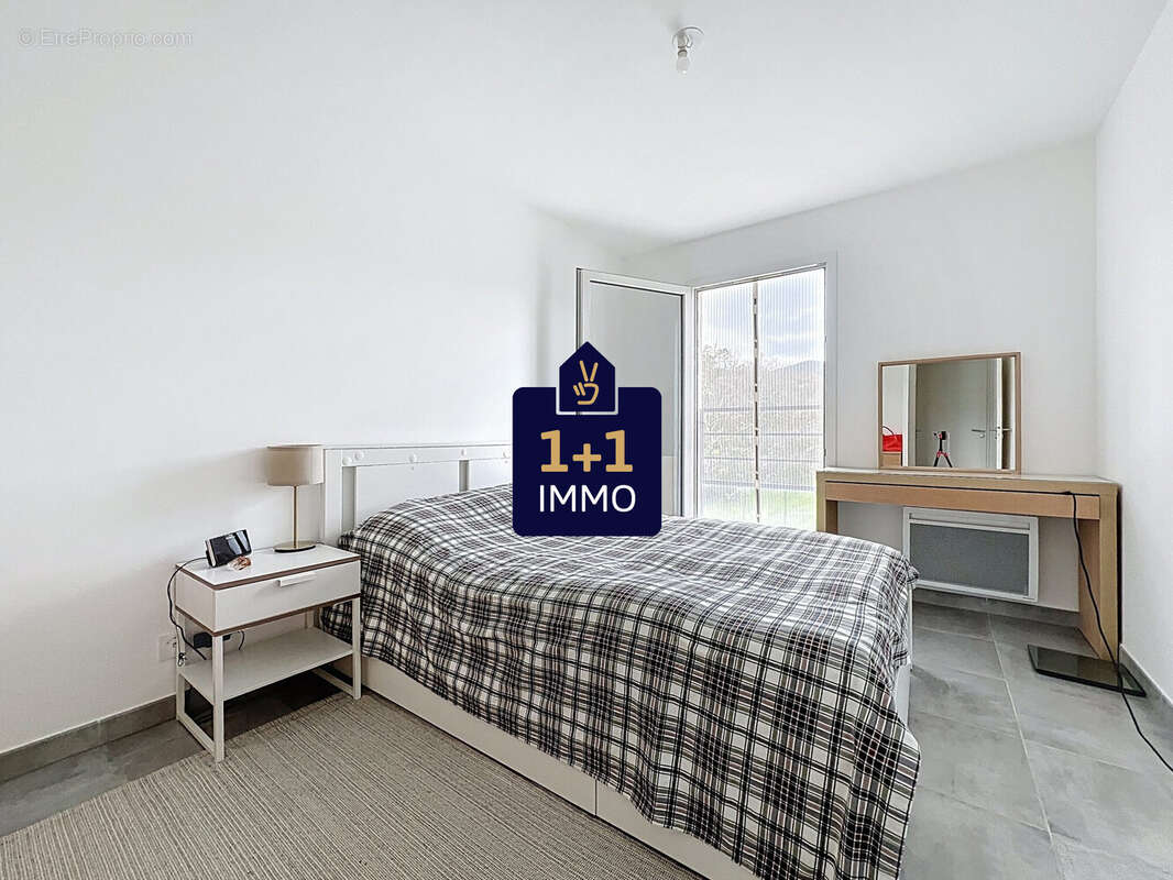 Appartement à ROQUEBRUNE-SUR-ARGENS