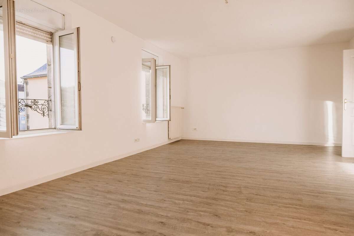 Appartement à VEYRE-MONTON