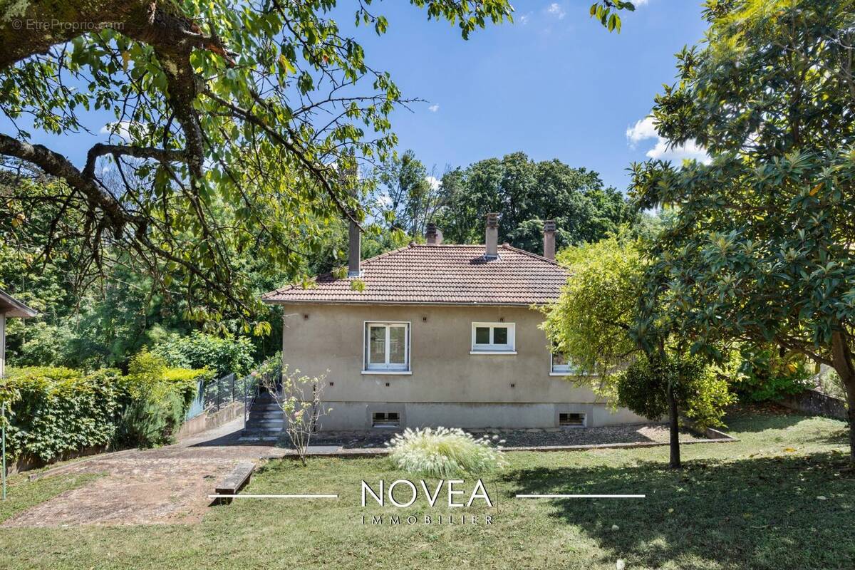 Maison à SAINT-ROMAIN-AU-MONT-D&#039;OR