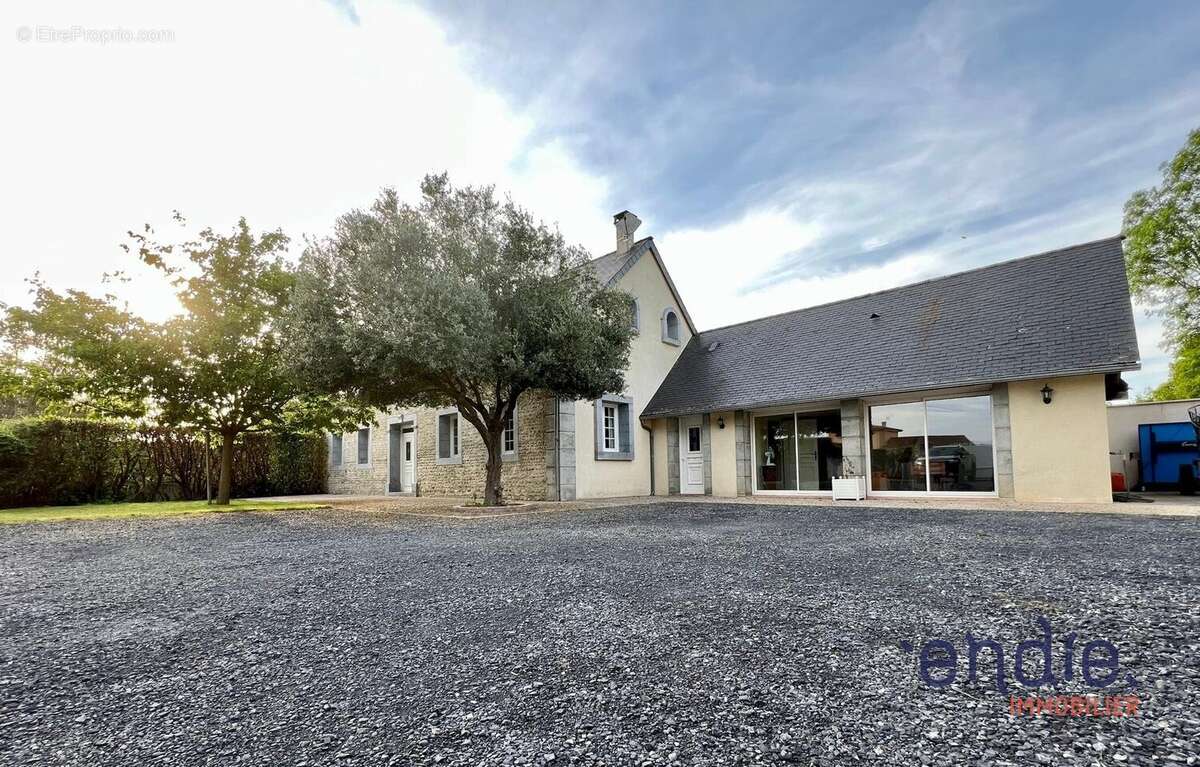 Maison à VIC-EN-BIGORRE