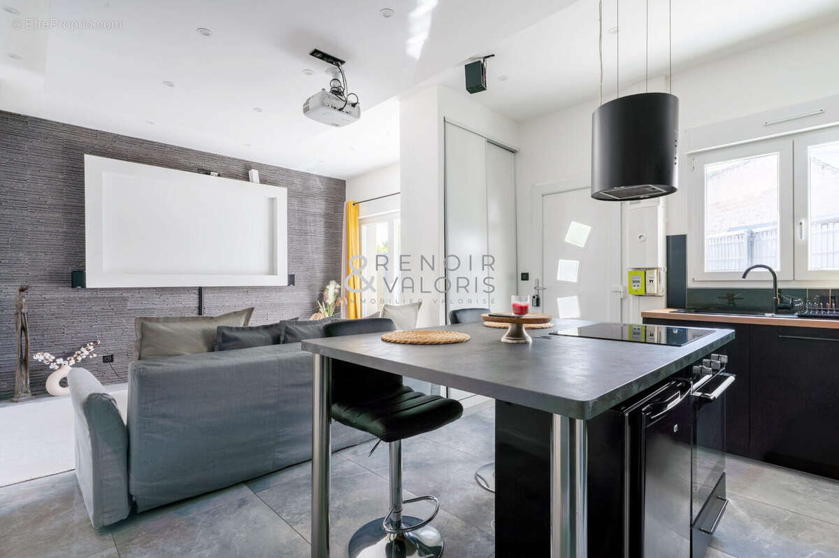 Maison à JARVILLE-LA-MALGRANGE