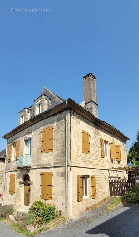 Maison à AYEN
