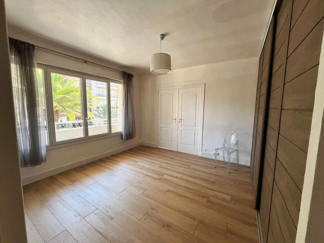 Appartement à HYERES