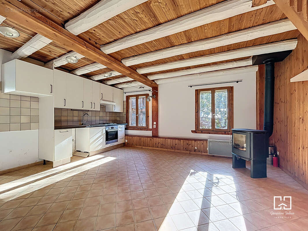 Maison à VAL-DES-PRES