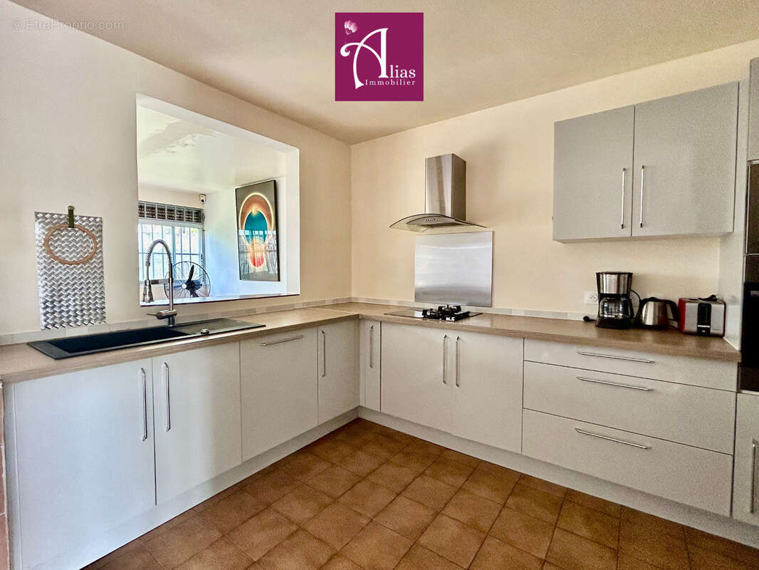 Maison à BAIE-MAHAULT