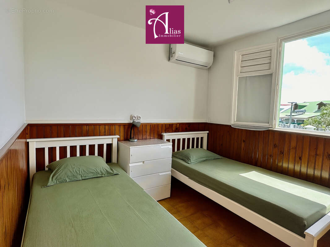 Maison à BAIE-MAHAULT