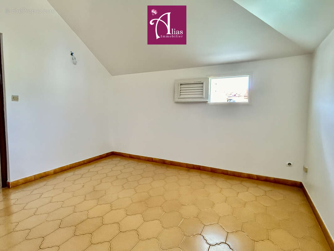 Maison à BAIE-MAHAULT