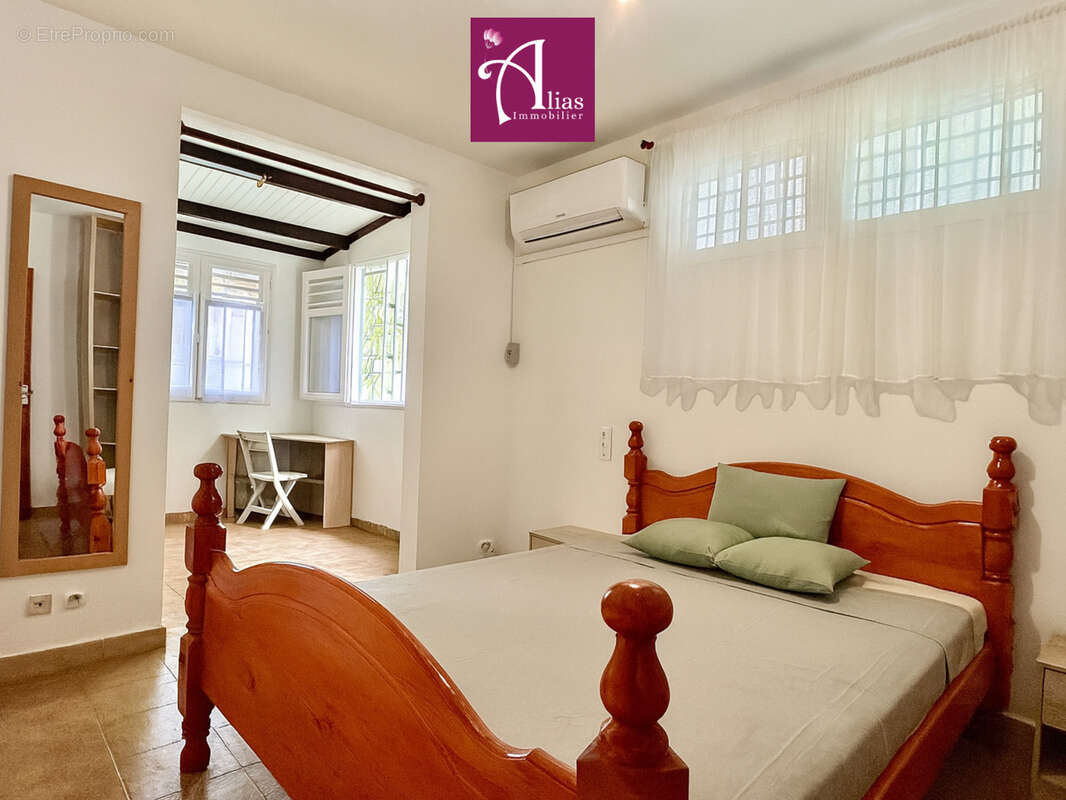 Maison à BAIE-MAHAULT