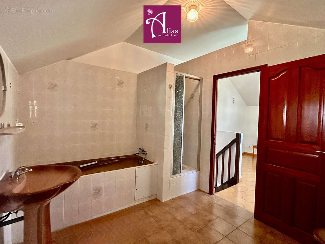 Maison à BAIE-MAHAULT