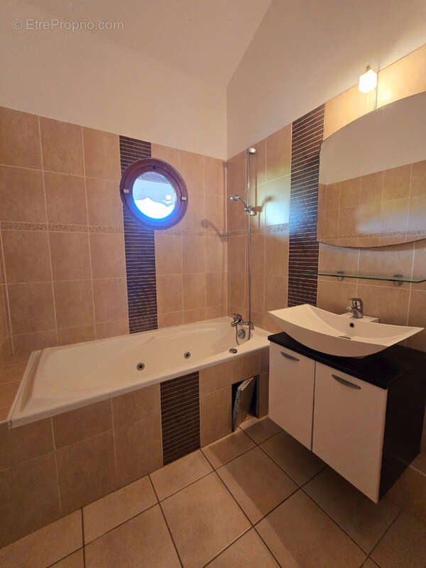 Maison à LES TROIS-ILETS