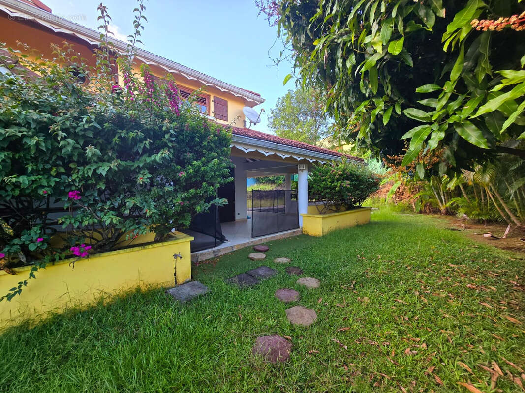 Maison à LES TROIS-ILETS