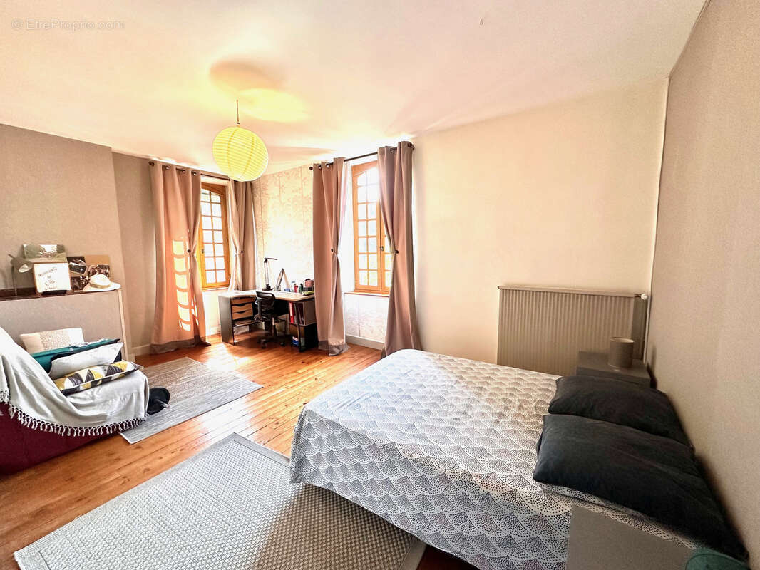 Maison à LAMARQUE-PONTACQ