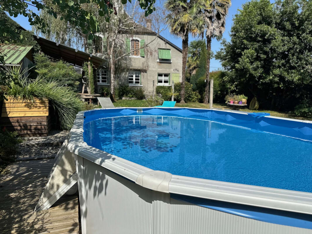 Maison à LAMARQUE-PONTACQ