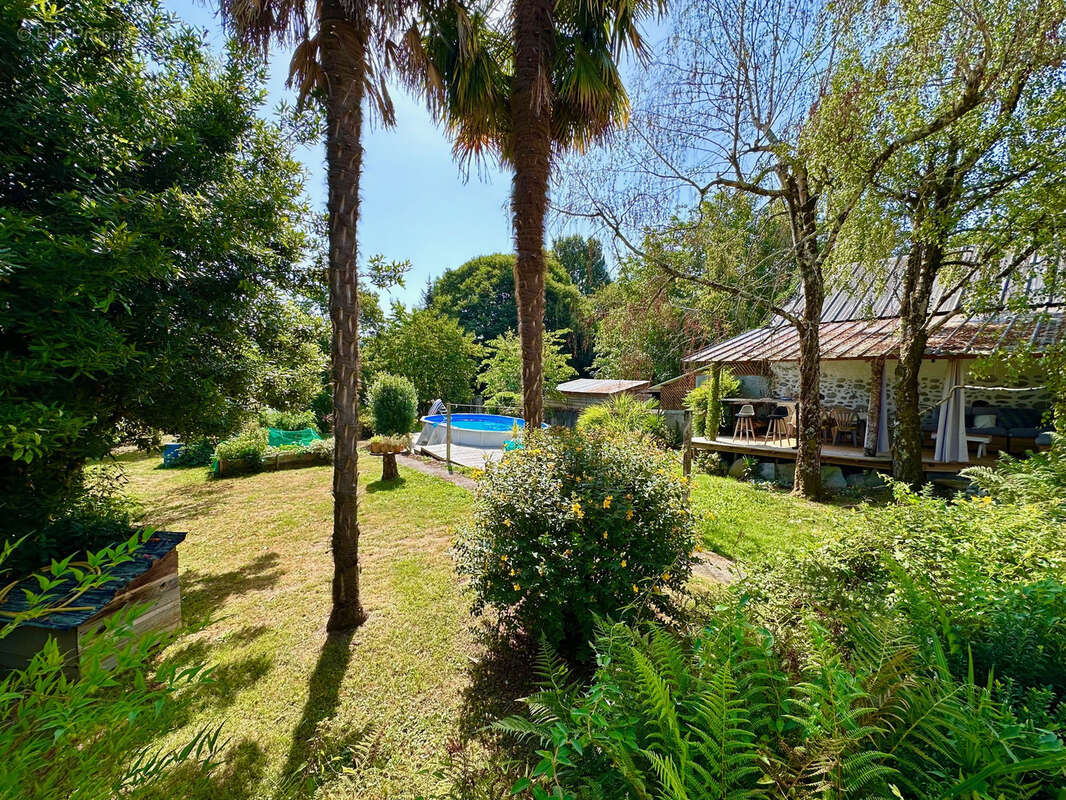 Maison à LAMARQUE-PONTACQ