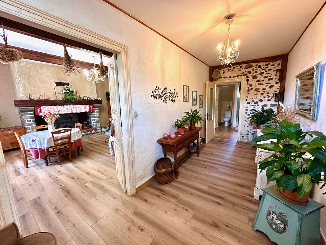 Maison à LAMARQUE-PONTACQ