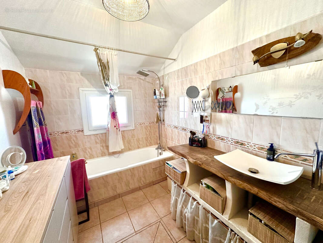 Maison à LAMARQUE-PONTACQ