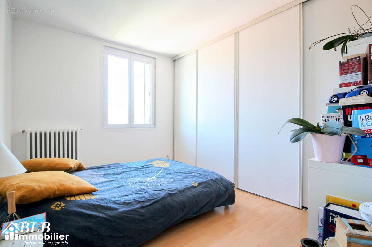 Maison à LE MESNIL-SAINT-DENIS