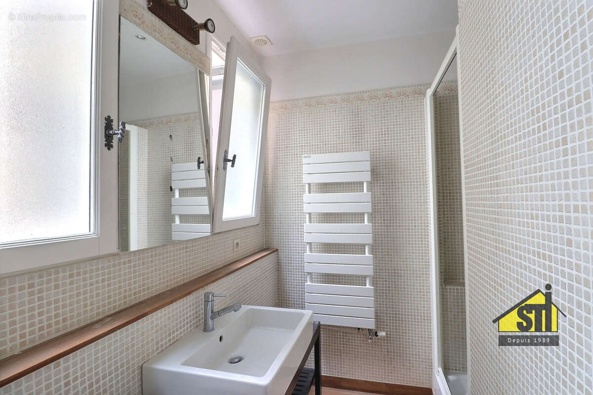 Appartement à PARIS-14E