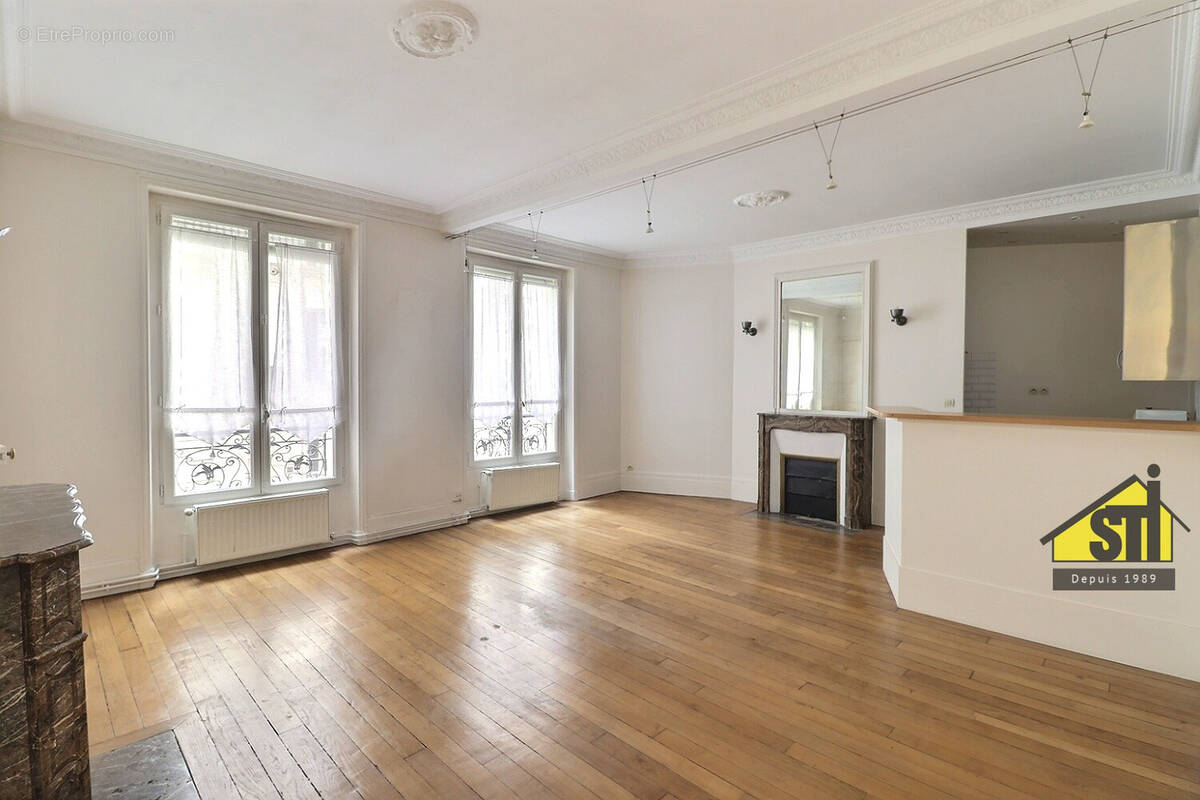 Appartement à PARIS-14E