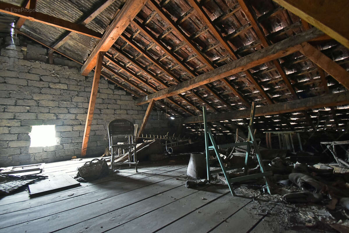 Maison à LA TOUR-DU-PIN