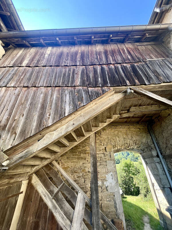 Maison à COUR-SAINT-MAURICE