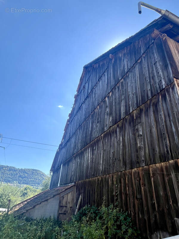 Maison à COUR-SAINT-MAURICE