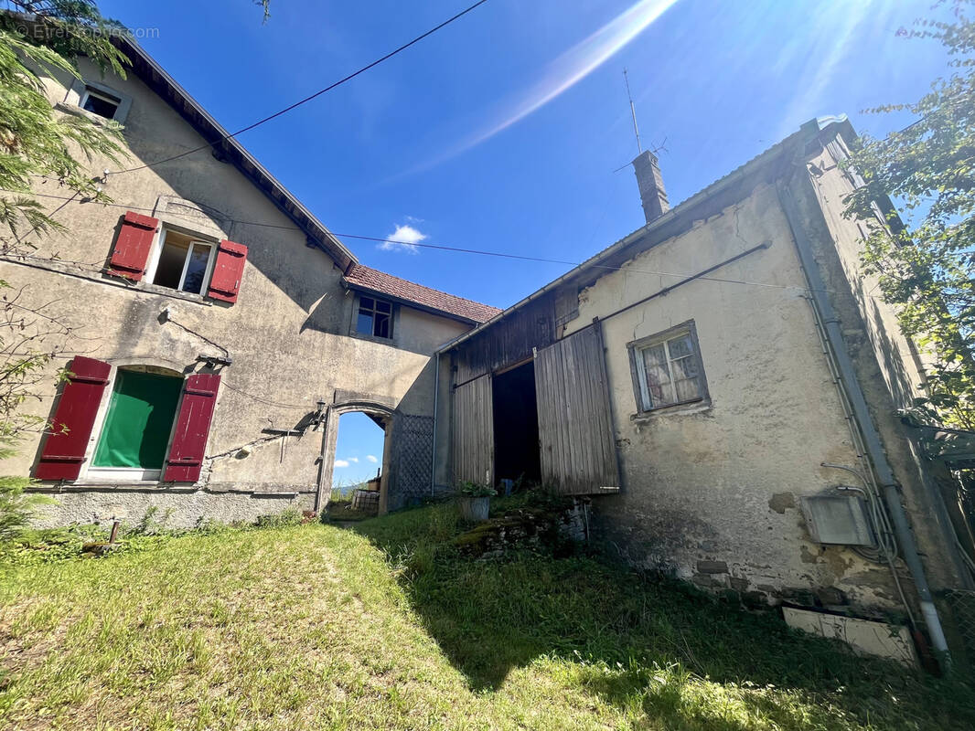 Maison à COUR-SAINT-MAURICE