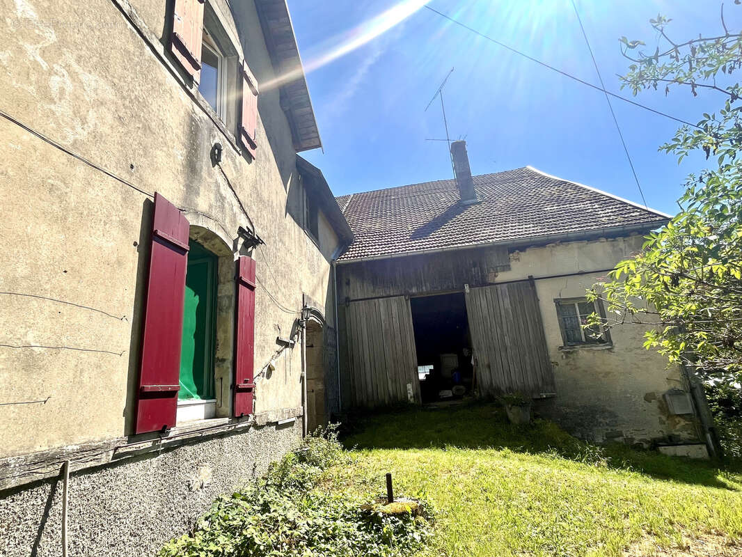 Maison à COUR-SAINT-MAURICE