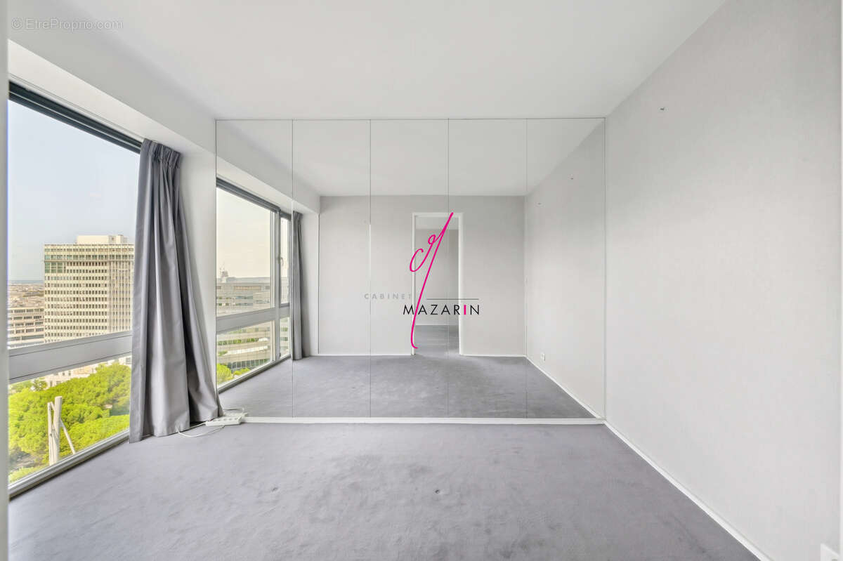 Appartement à PARIS-14E