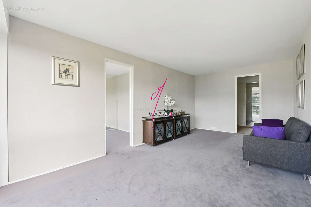 Appartement à PARIS-14E